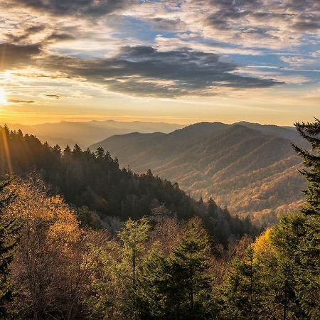Bear'S Corner, 3 Bedrooms, Wifi, Pool Table, Hot Tub, Wifi, Sleeps 10 Gatlinburg Eksteriør billede