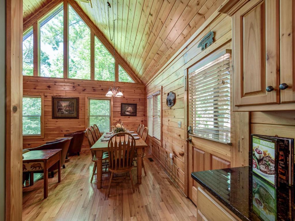 Bear'S Corner, 3 Bedrooms, Wifi, Pool Table, Hot Tub, Wifi, Sleeps 10 Gatlinburg Eksteriør billede