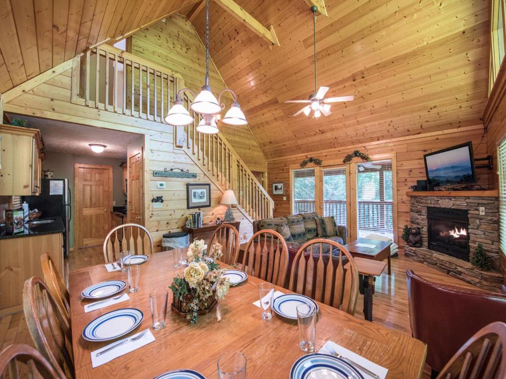 Bear'S Corner, 3 Bedrooms, Wifi, Pool Table, Hot Tub, Wifi, Sleeps 10 Gatlinburg Eksteriør billede